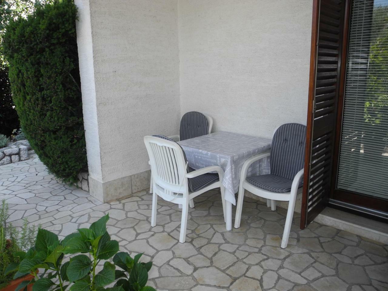 Apartments Boti Dramalj Esterno foto