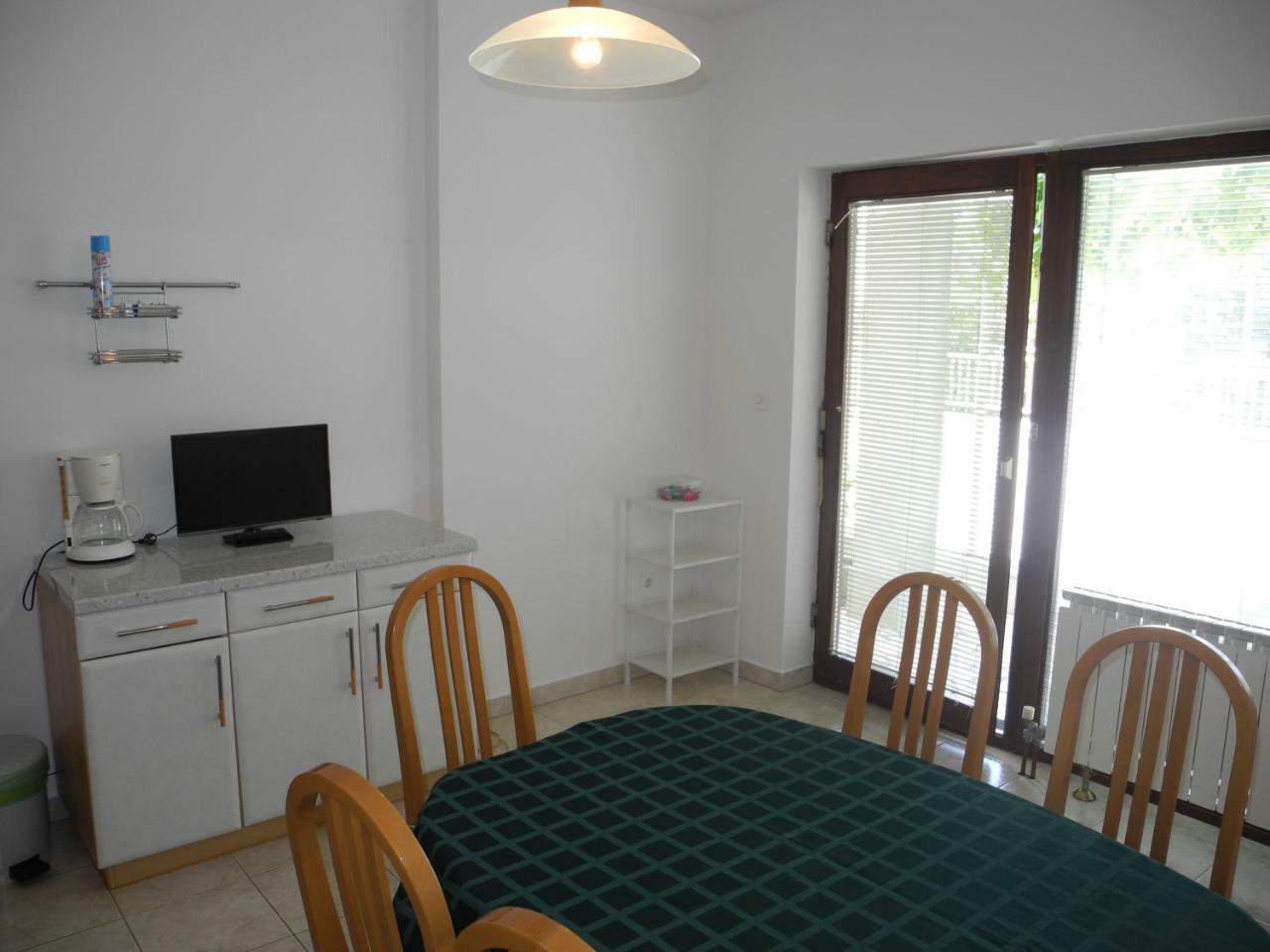 Apartments Boti Dramalj Esterno foto