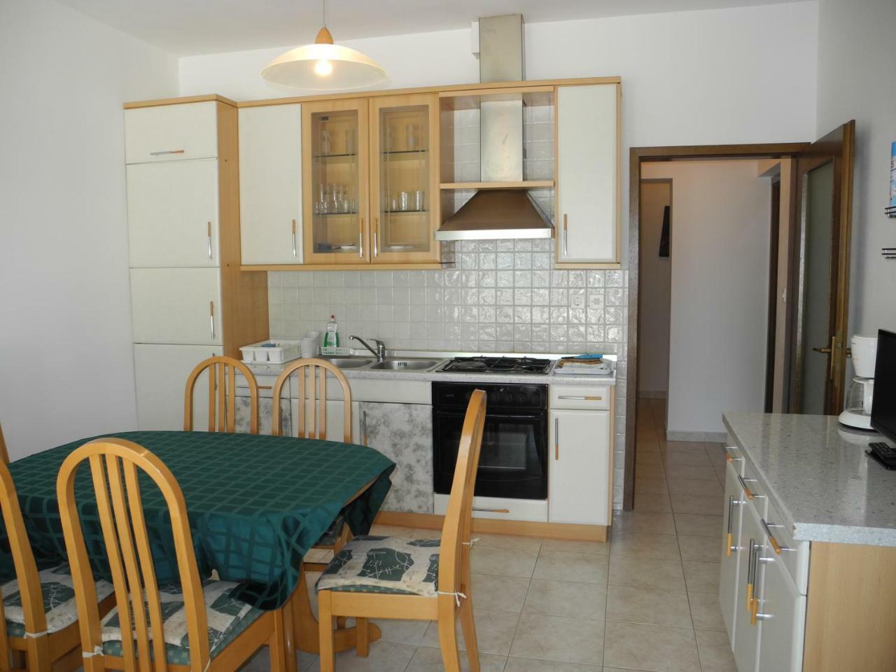 Apartments Boti Dramalj Esterno foto